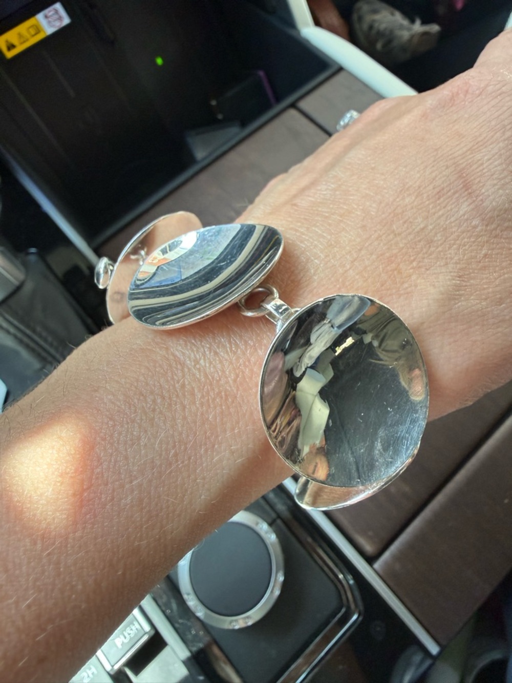 Chic Silver Disc Bracelet - Picture 11 of 11